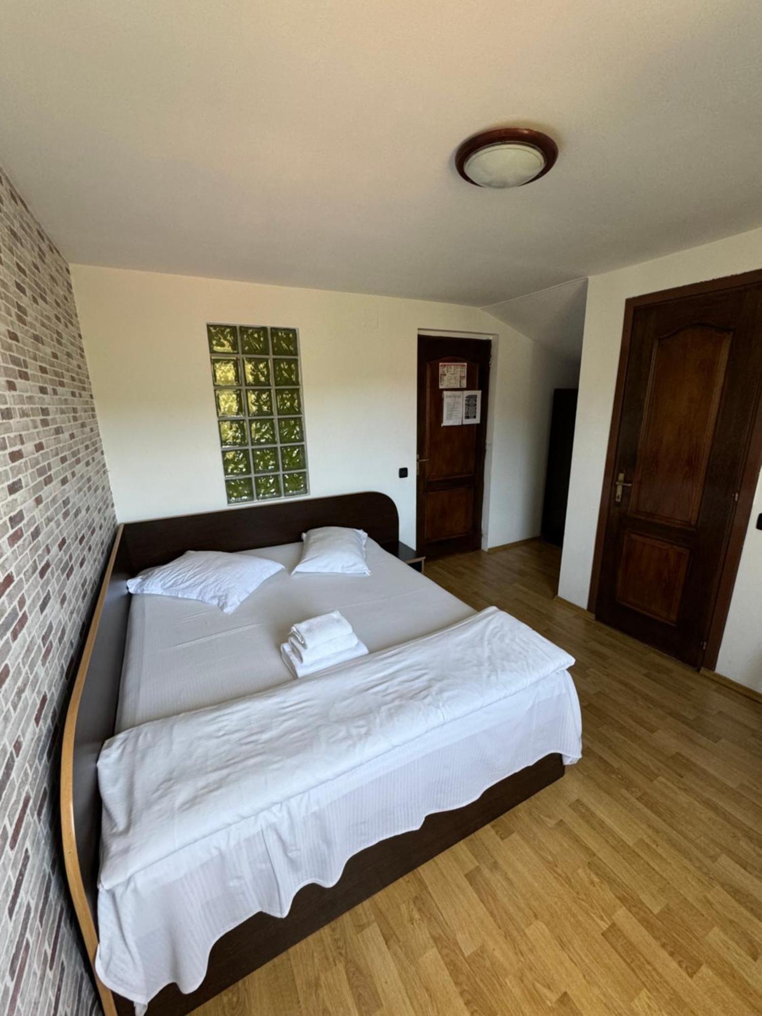 Casa David Hotel บุชเตนี ภายนอก รูปภาพ