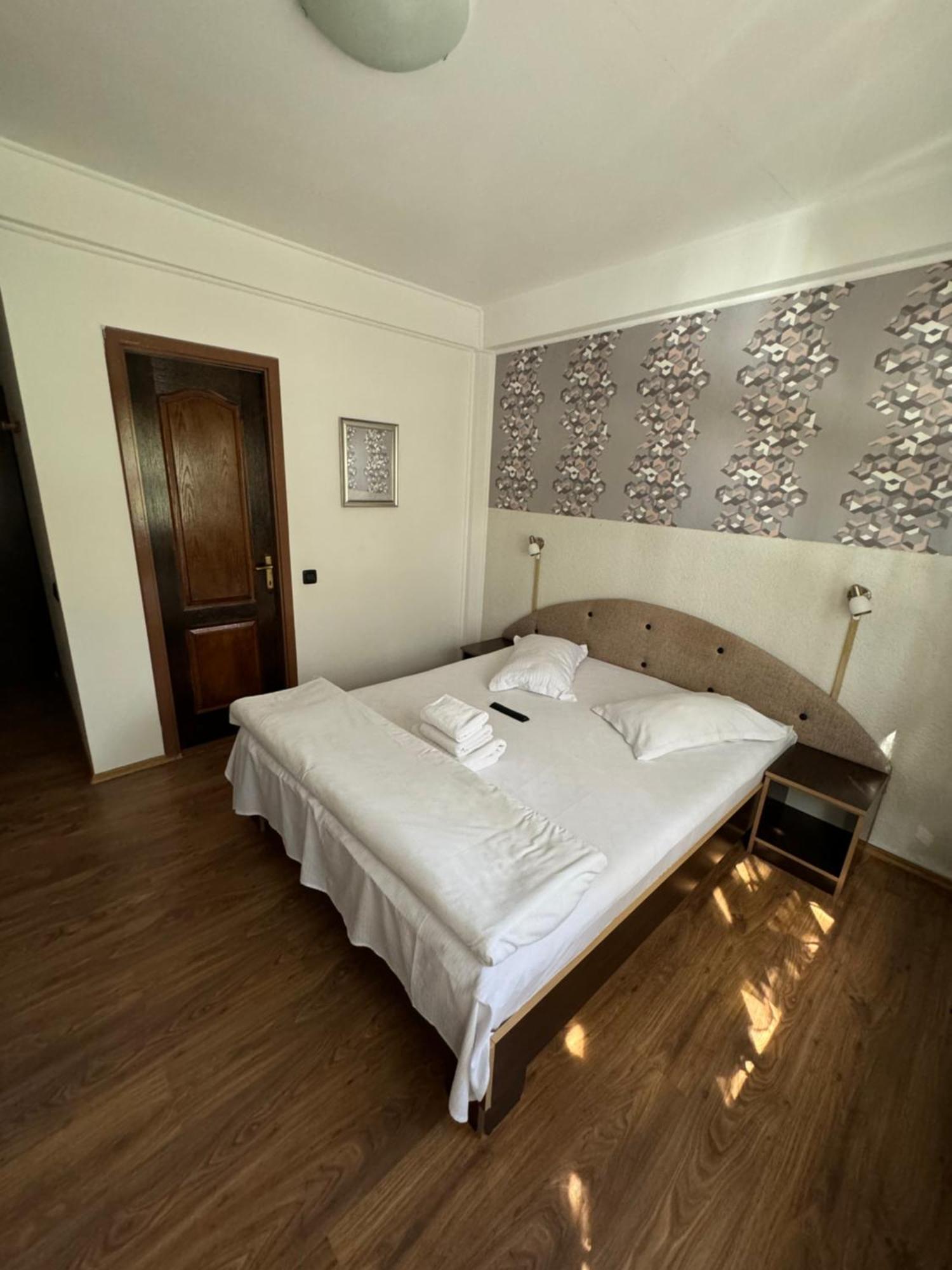 Casa David Hotel บุชเตนี ภายนอก รูปภาพ